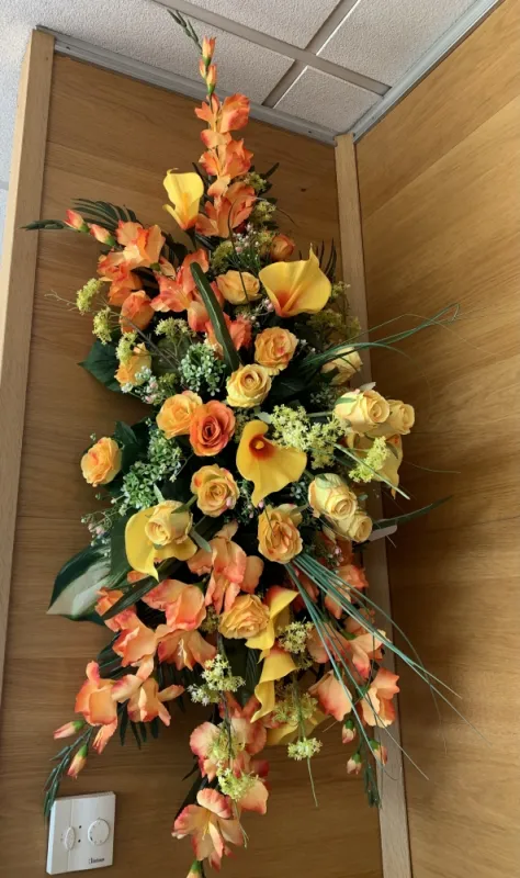 Vente de dessus de cercueils en fleurs artificielles à Yssingeaux