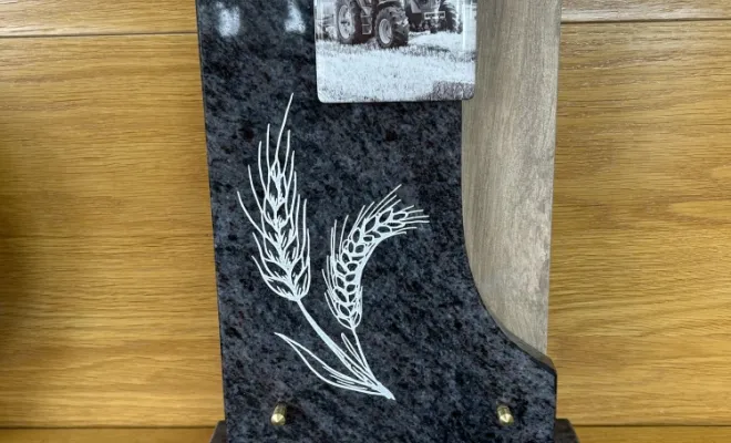 Plaques funéraires, entre tradition et modernité., Yssingeaux, Pompes Funèbres Celle
